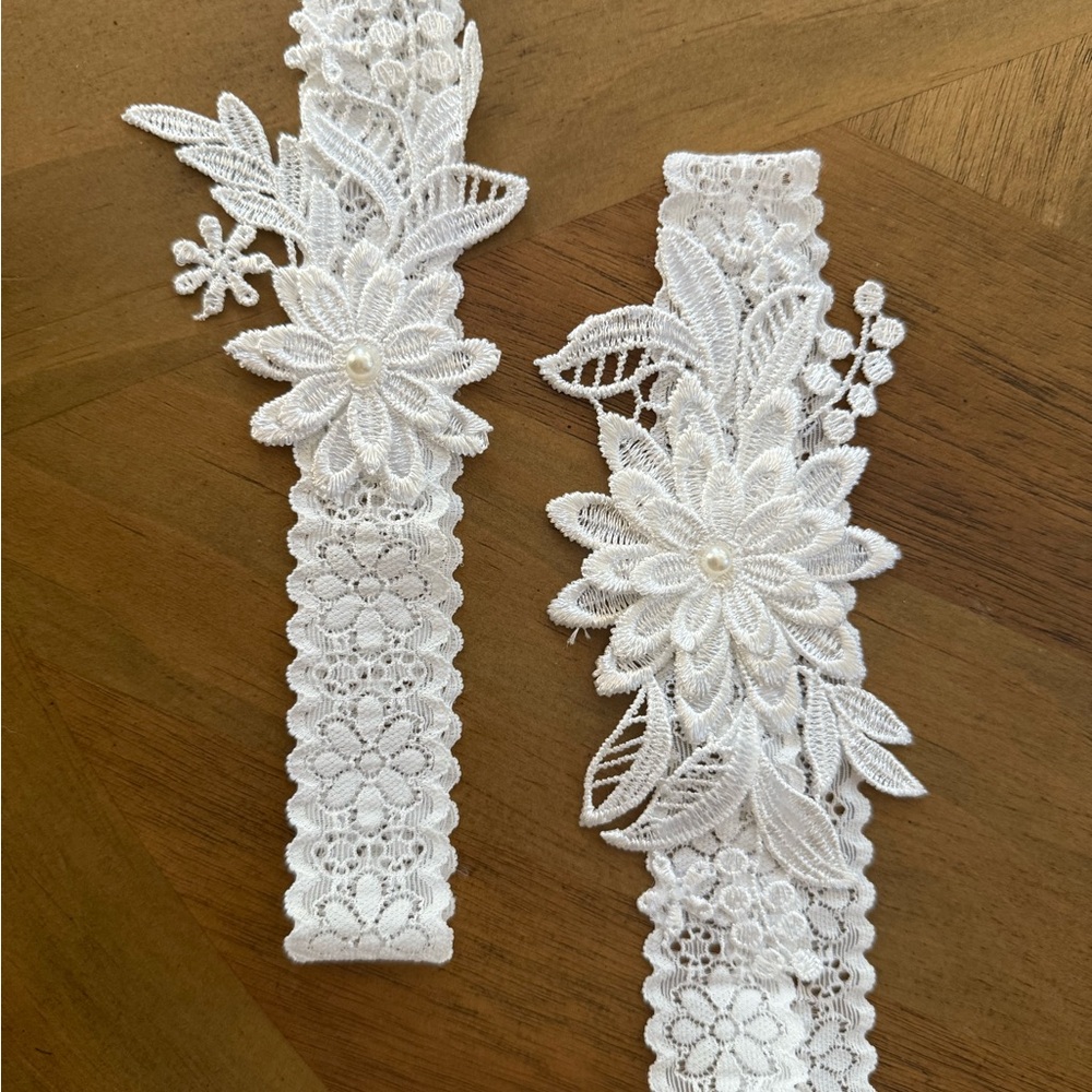 Elegant White Lace Garter Set
